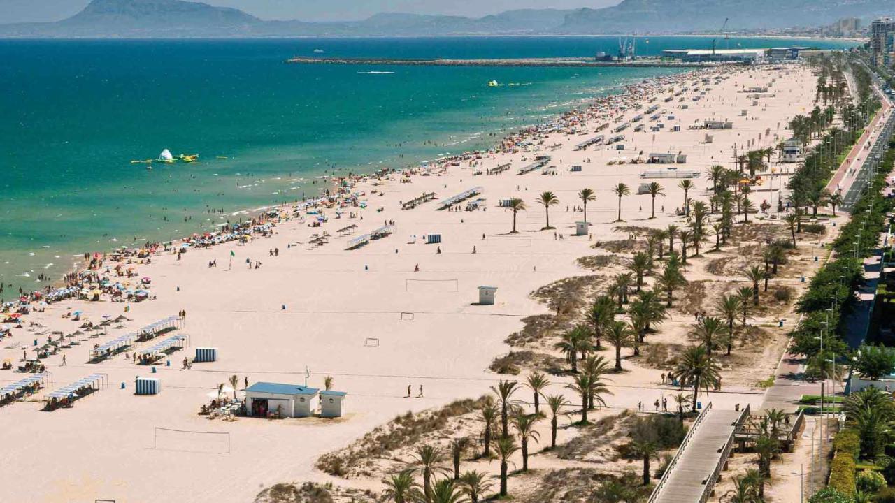 Barraques 65 Playa De Gandia Solo Para Familias Екстериор снимка